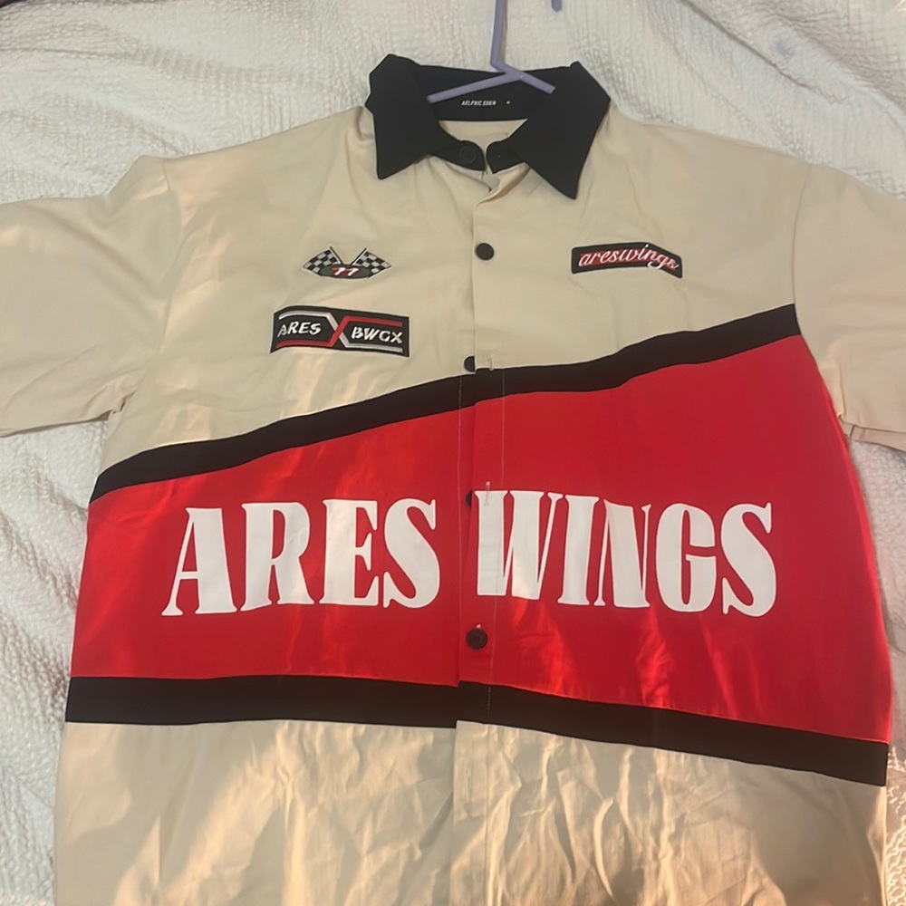 Racer short sleeve button up bowling shirt. Never worn.